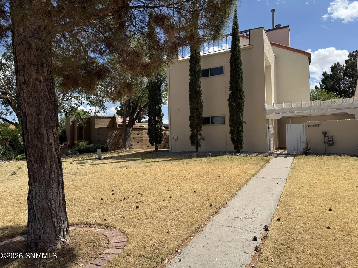 136 Feather Moon DR, Santa Teresa, NM 88008
