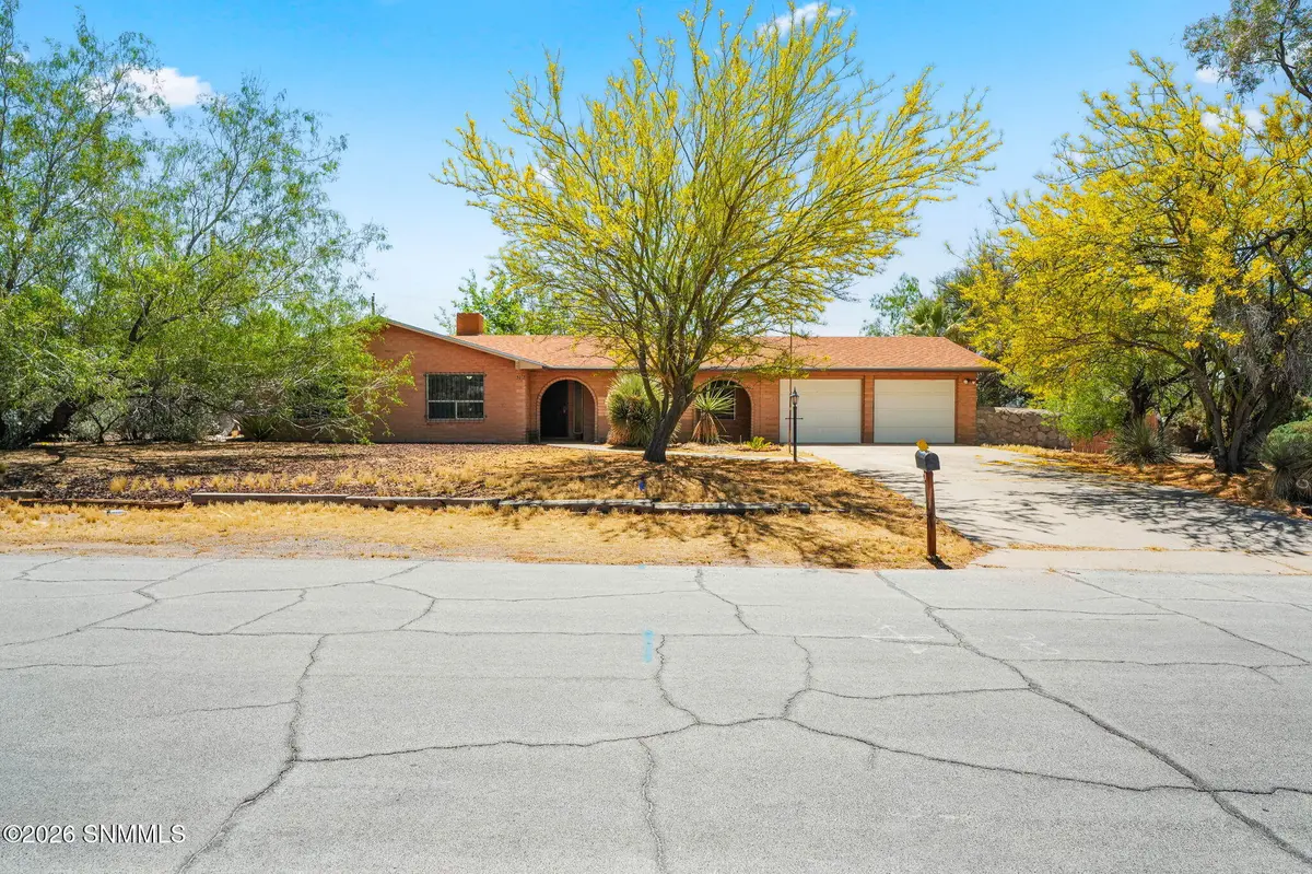 3012 Karen DR, Las Cruces, NM 88001