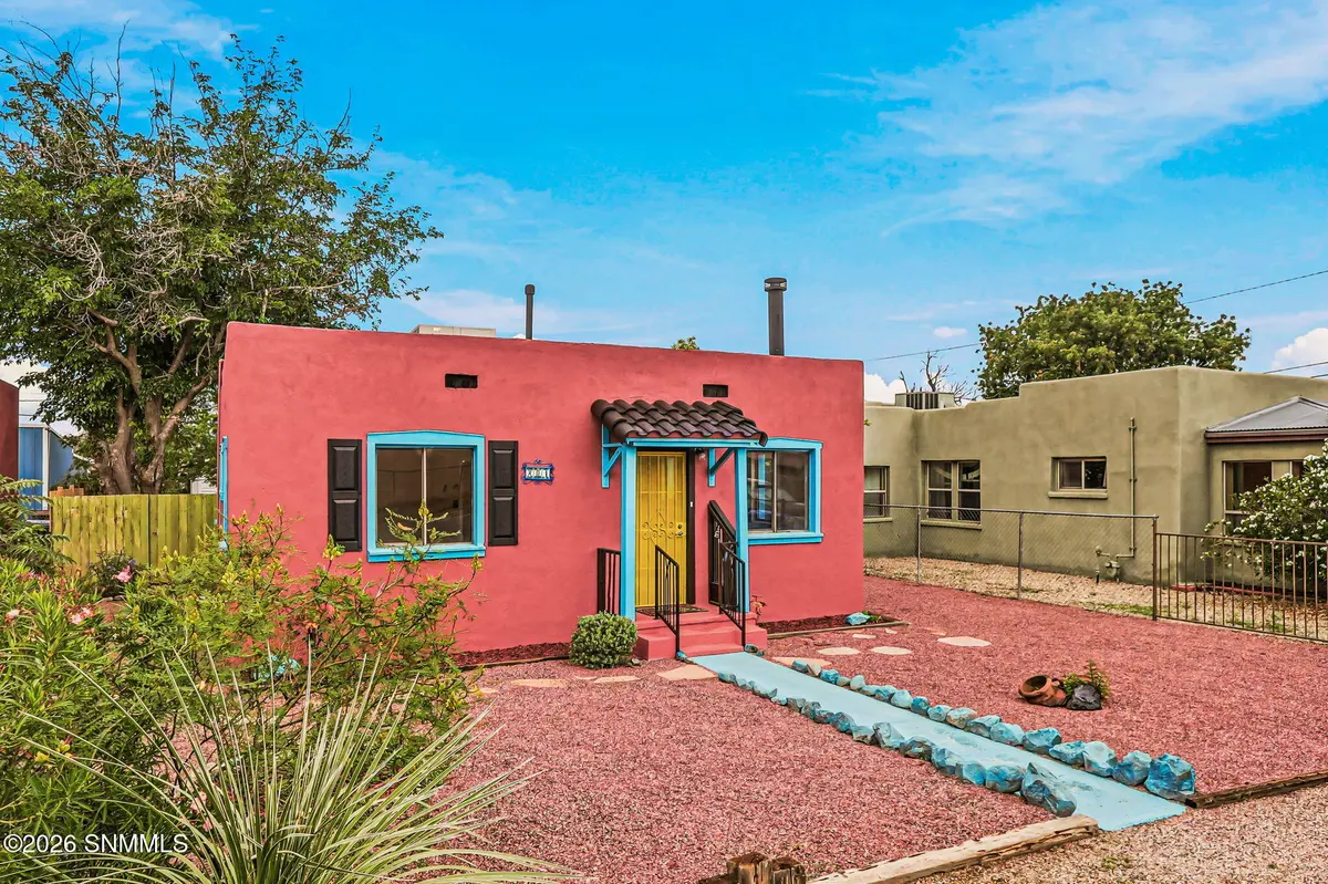 204 Manso AVE, Las Cruces, NM 88005
