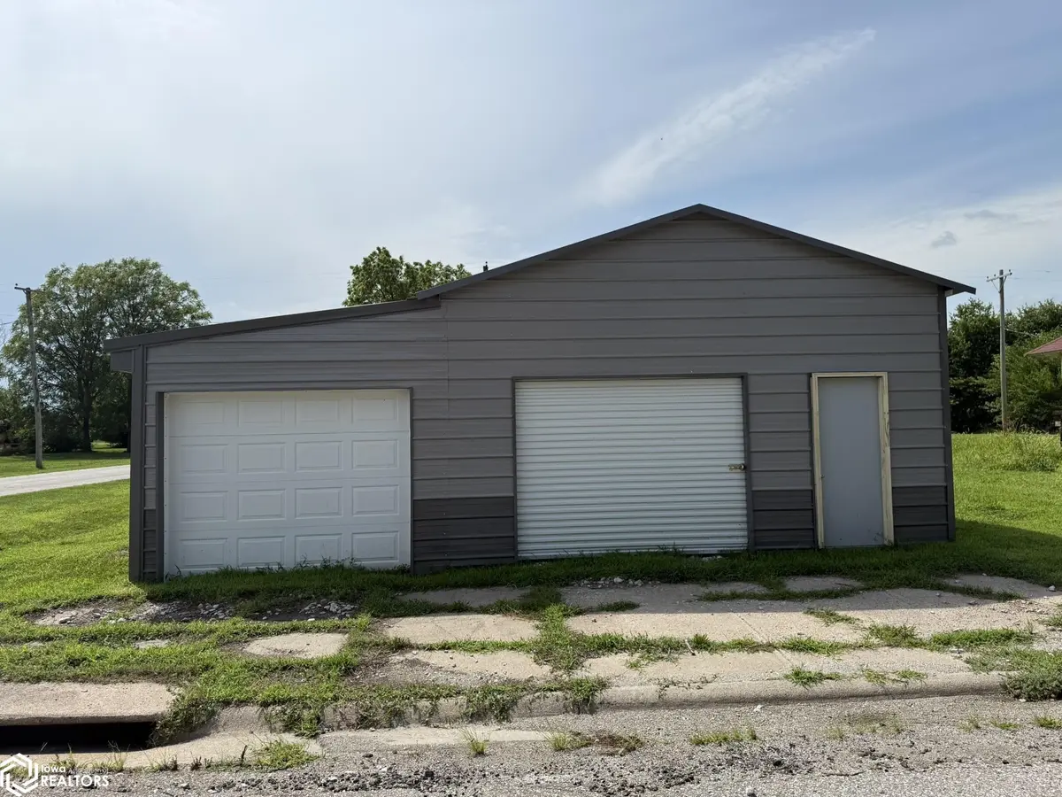 701 3Rd ST, Nodaway, IA 50857
