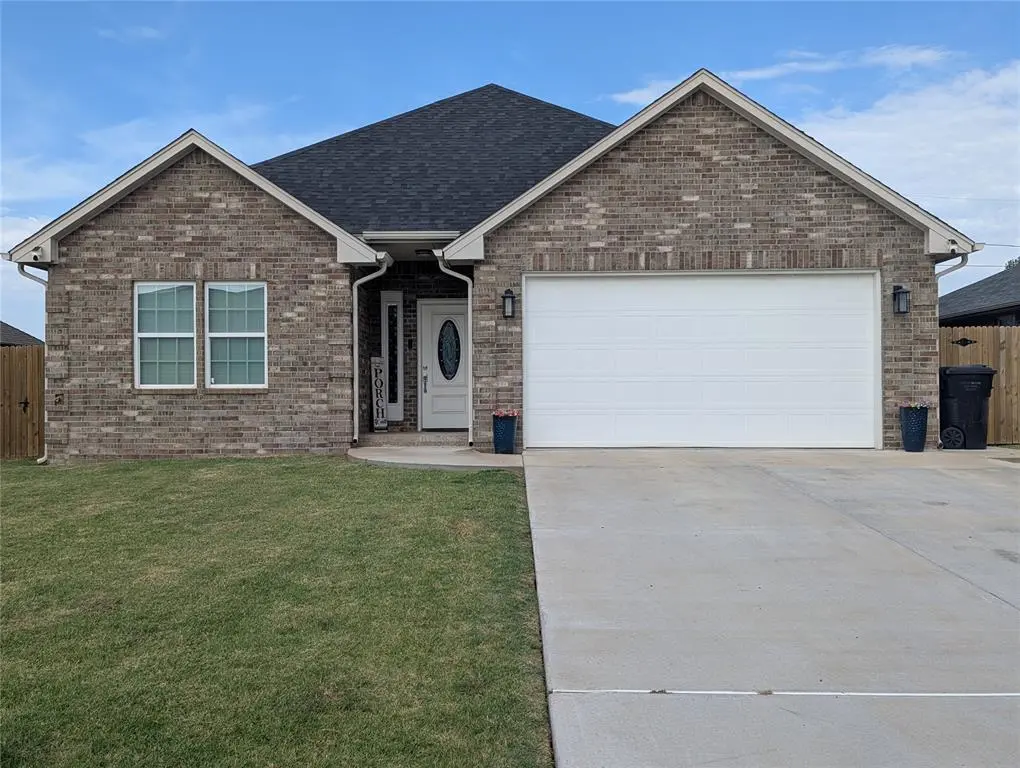 137 SW 7th ST, Moore, OK 73160