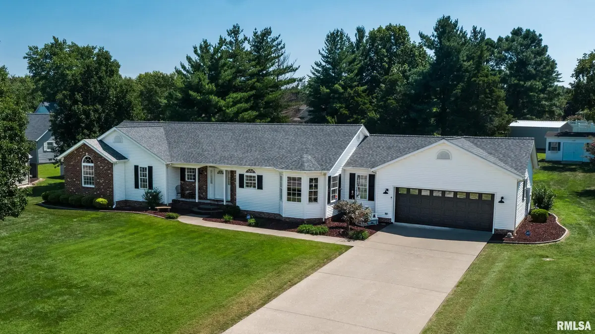 304 CHEROKEE DR, Harrisburg, IL 62946