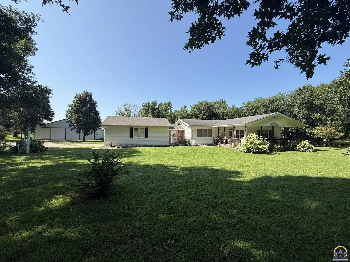 9321 NW 40th St, Silver Lake, KS 66539
