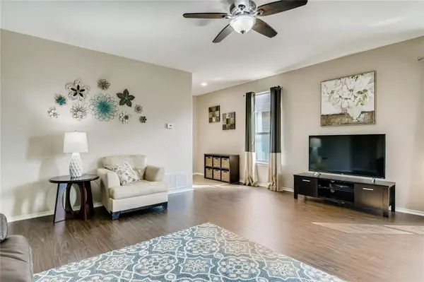 2240 Mccombs ST, Georgetown, TX 78626