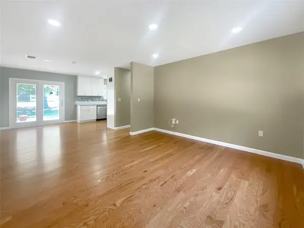 8801 Parkfield DR, Austin, TX 78758
