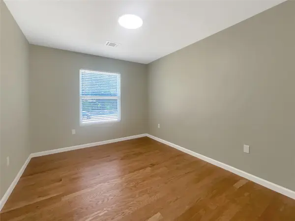 8801 Parkfield DR, Austin, TX 78758