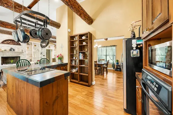220 Meadowview DR, Wimberley, TX 78676