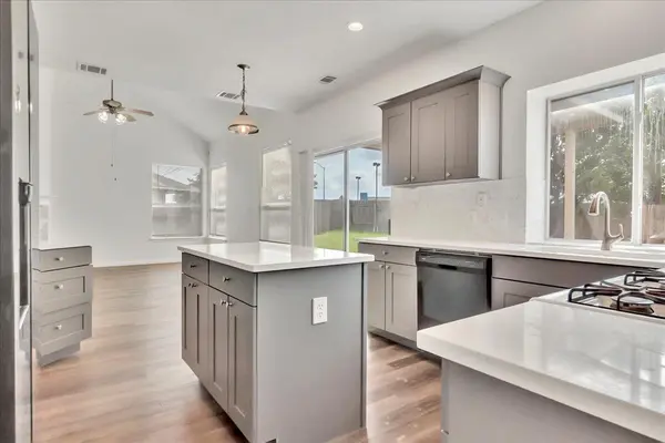1402 Grafton LN, Pflugerville, TX 78660