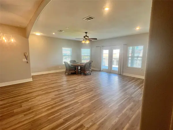 105 Pelican ST, Port O'connor, TX 77982