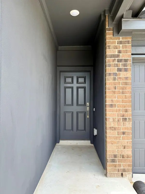 106 Camargue Dr, Hutto, TX 78634