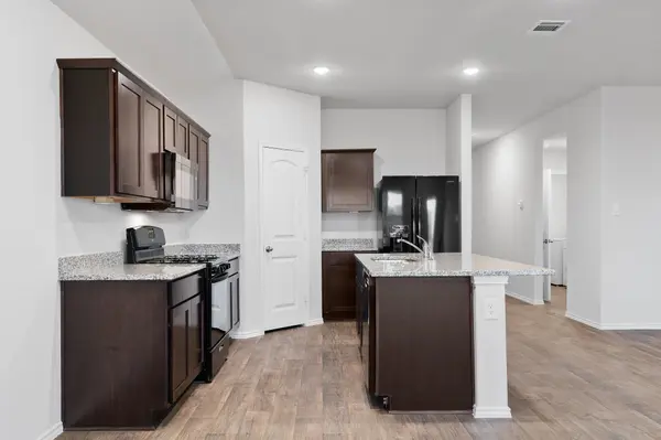 133 Whipporwill LN, San Marcos, TX 78666