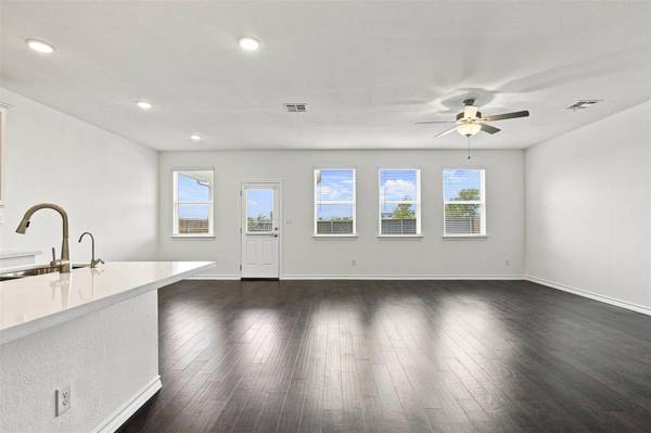 218 THURMAN HOLT RD, Hutto, TX 78634