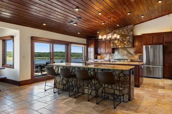 512 Harbor DR #7, Spicewood, TX 78669