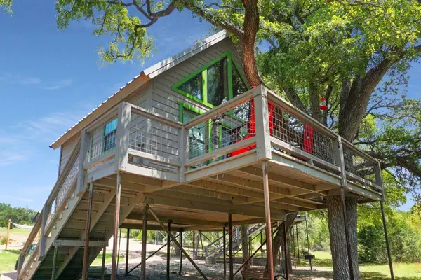 931 Sycamore Creek DR, Dripping Springs, TX 78620