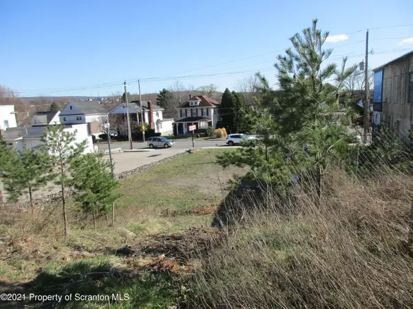 1322 Main ST, Peckville, PA 18452