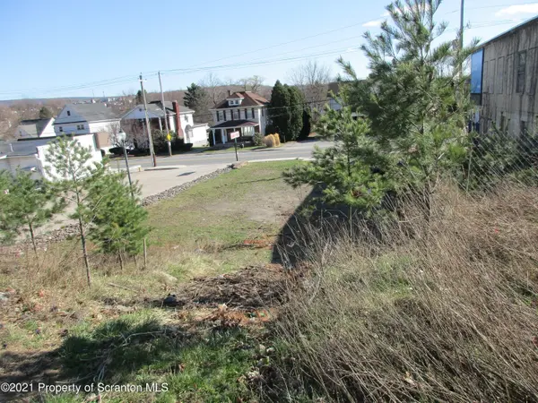 1322 Main ST, Peckville, PA 18452
