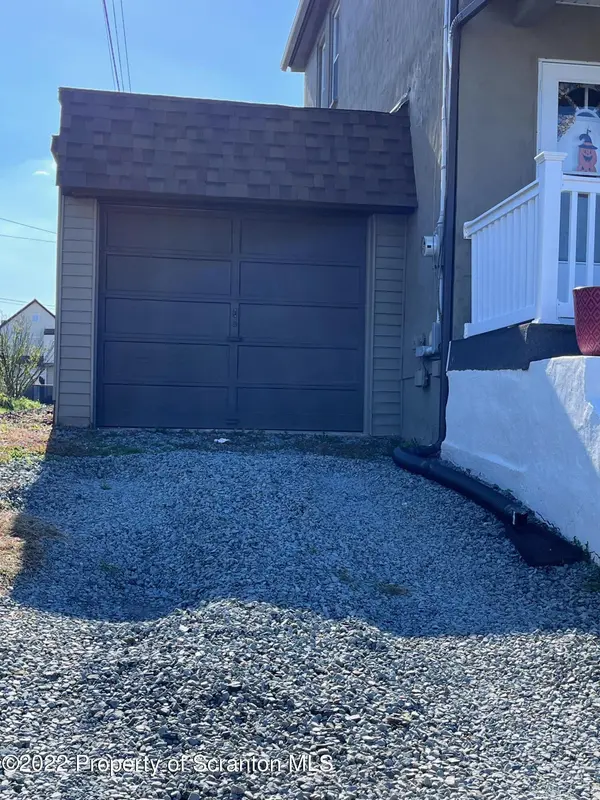 910 Orchard ST, Scranton, PA 18505