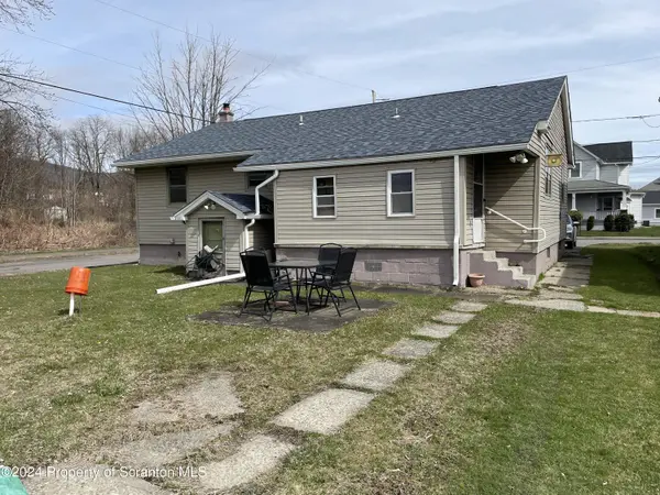 271 Poplar ST, Dickson City, PA 18519