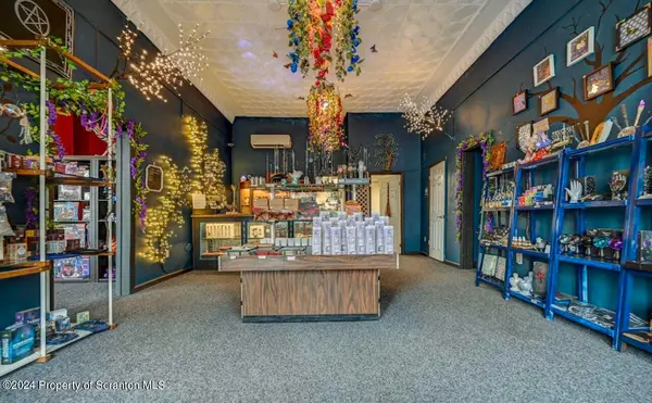1822-1824 Main ST, Blakely, PA 18447