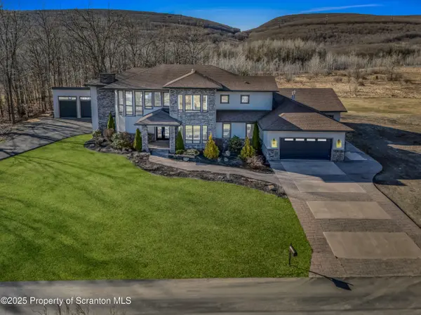 815 Oak ST, Archbald, PA 18403
