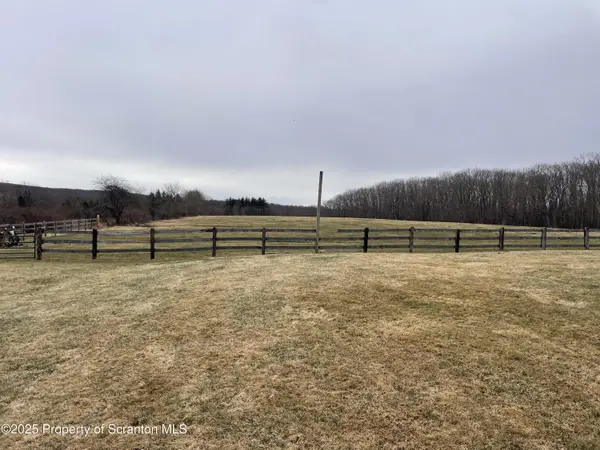 130 Salem Mountain RD, Carbondale Twp, PA 18407