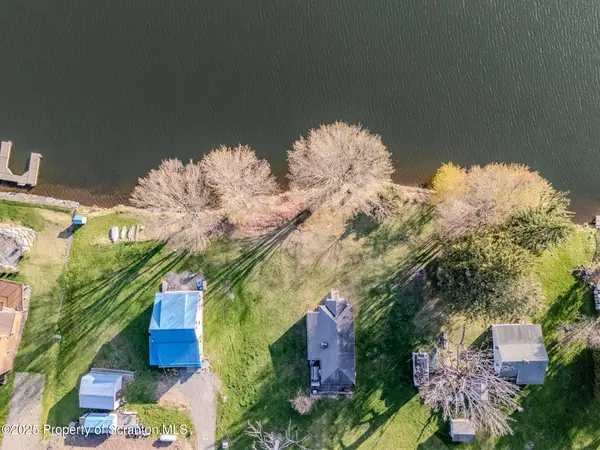 272 Lake BLVD, Clifford Twp, PA 18470