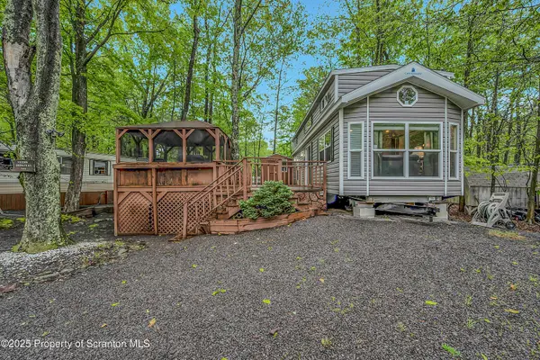 916 Stag CT, Covington Twp, PA 18424