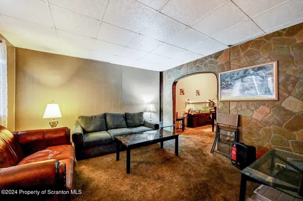 942 Providence RD, Scranton, PA 18508