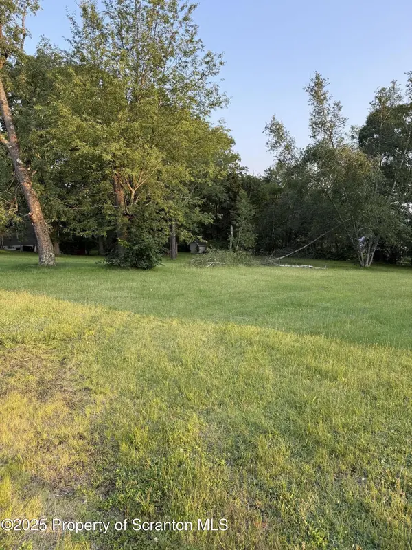 4 Everson, Peckville, PA 18452