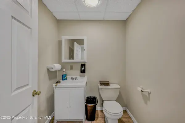 214 George ST, Throop, PA 18512