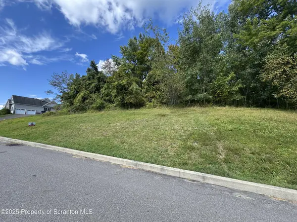 Dellert DR, South Abington Twp, PA 18411