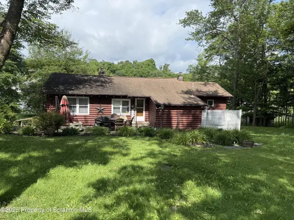 186 Point RD, Factoryville, PA 18419