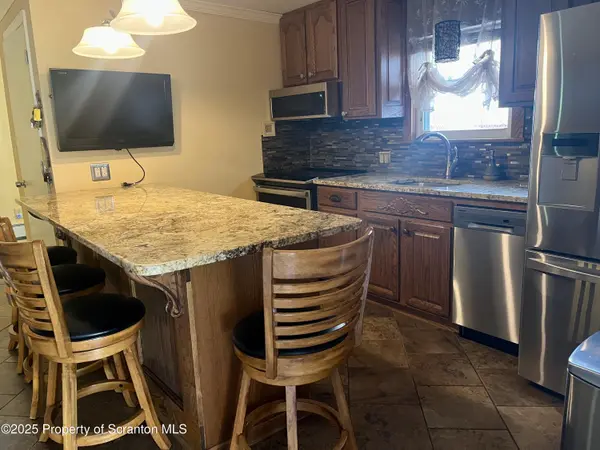 328 E Elm ST, Scranton, PA 18505