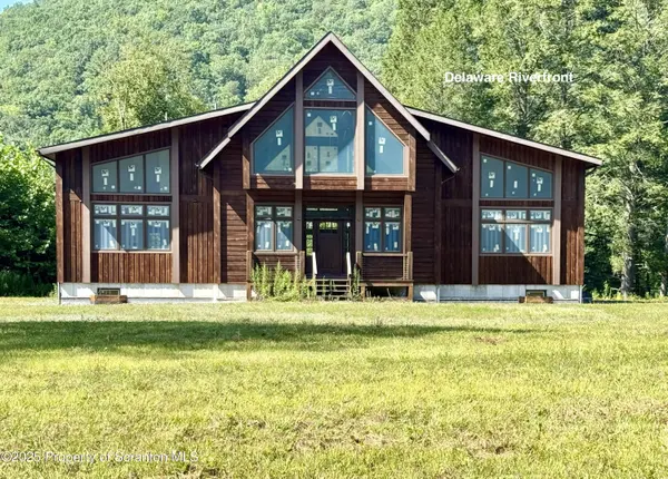 4382 River RD, Equinunk, PA 18417