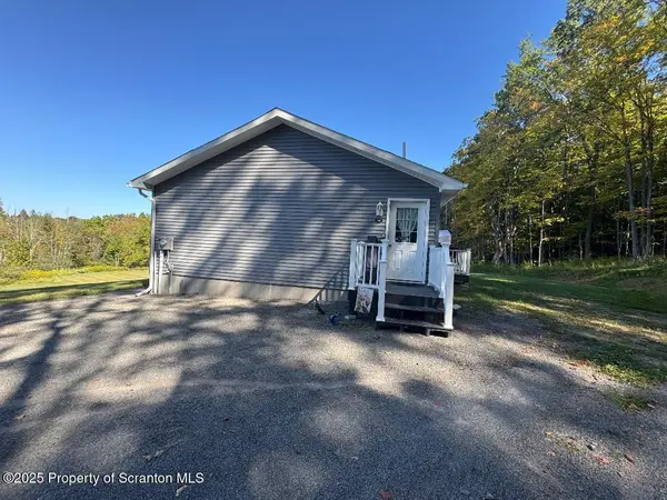 702 Scott RD, South Abington Twp, PA 18411