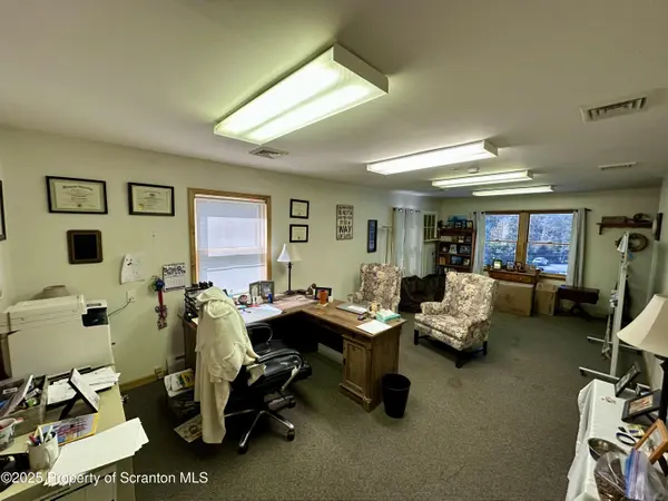 70 Hollowcrest RD, Tunkhannock, PA 18657