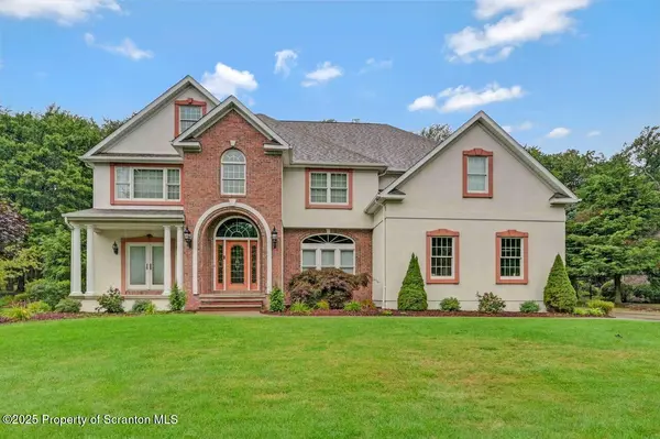 922 Old Logger RD, Moscow, PA 18444