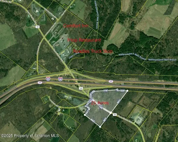 218 Twin Rocks RD, Sterling Twp, PA 18463