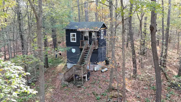 Gas Hollow RD, Sterling Twp, PA 18463