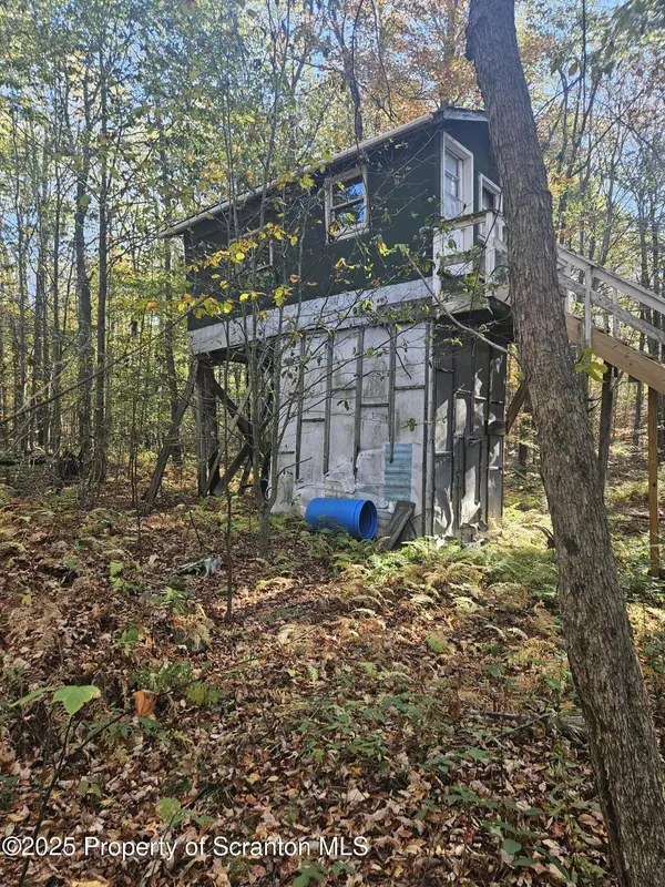 Gas Hollow RD, Sterling Twp, PA 18463