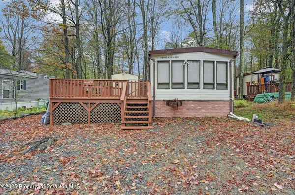 191A Pathfinder PL, Covington Twp, PA 18424