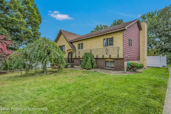 736 Oak ST, Taylor, PA 18517