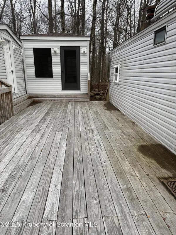 160 Cavalry CT, Covington Twp, PA 18424