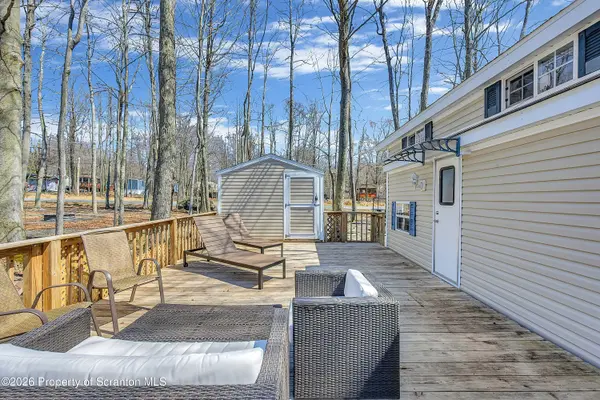 71 Lakeview, Covington Twp, PA 18424