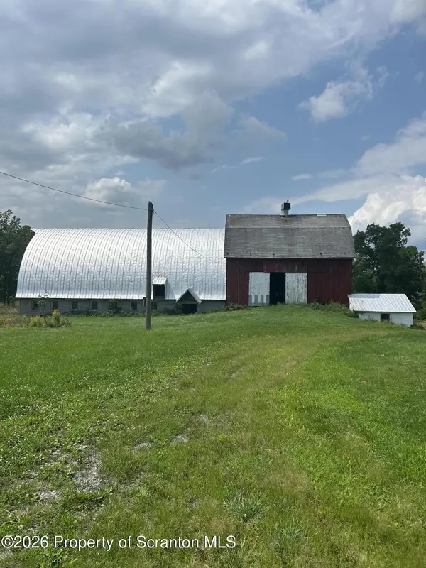 220 Hickory Ridge RD, Greenfield Twp, PA 18407