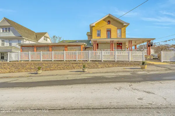 411 Chestnut ST, Dunmore, PA 18512