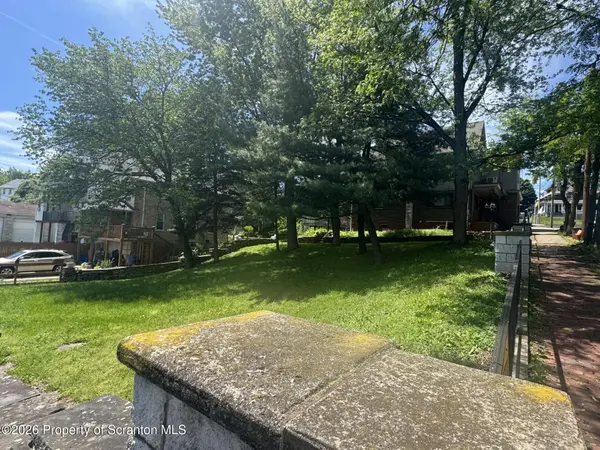 817 Court ST, Scranton, PA 18508