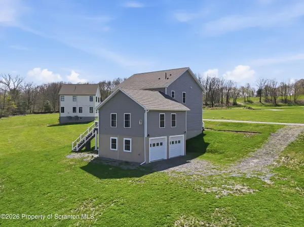 167 Braemar TER, Factoryville, PA 18419