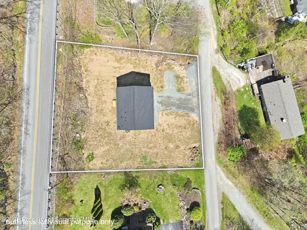 7 1/2 LakeView DR, Tunkhannock, PA 18657