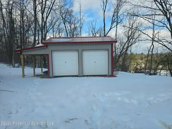 1013 Stearns RD, New Milford, PA 18834